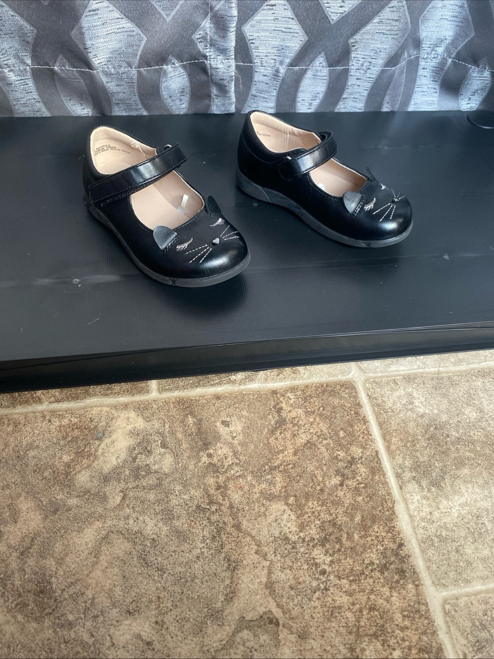 The Children's Place Black Cat Girl Shoes Size 8 Mary Jane Shoes Hook & Loop